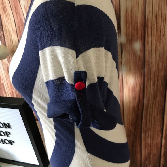 Cute asymmetrical knitted top - Picture 3 of 5